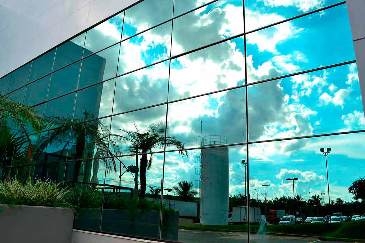 fachada de vidro