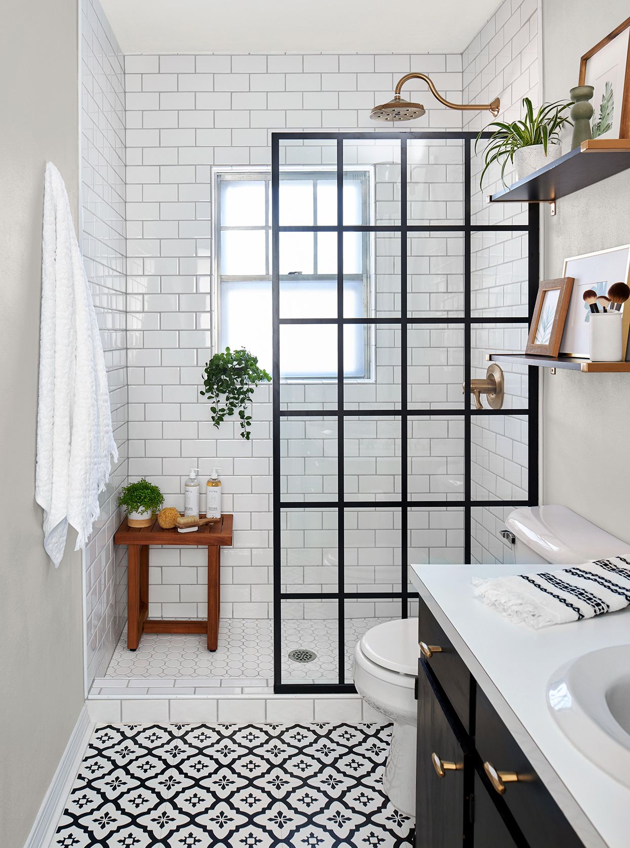 simple and small bathrooms